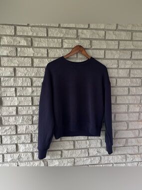 Spanx Solid Navy 
Air essentials Lightweight Crewneck Pullover Size Small